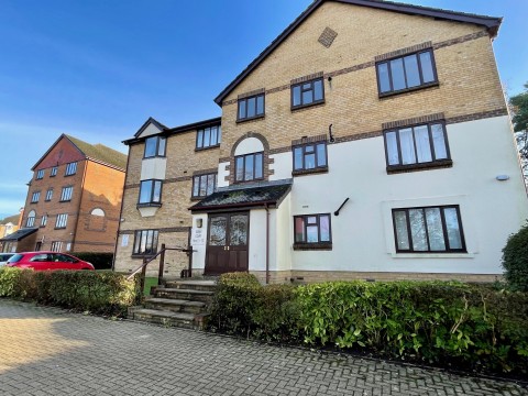 View Full Details for Gable Court, St. Annes Mount, Redhill